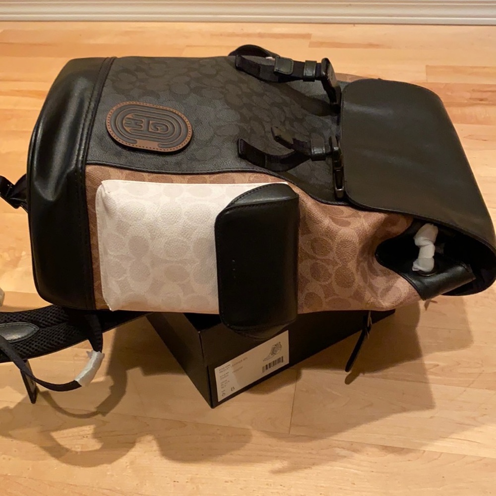 Backpack - Picture 5 of 10
